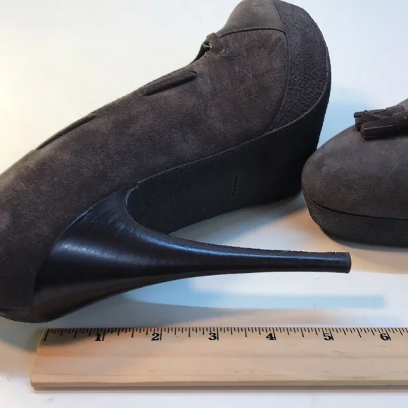 Yves Saint Laurent Gray Suede Heels Made in Italy Size 41 (US 10) - Picture 11 of 15